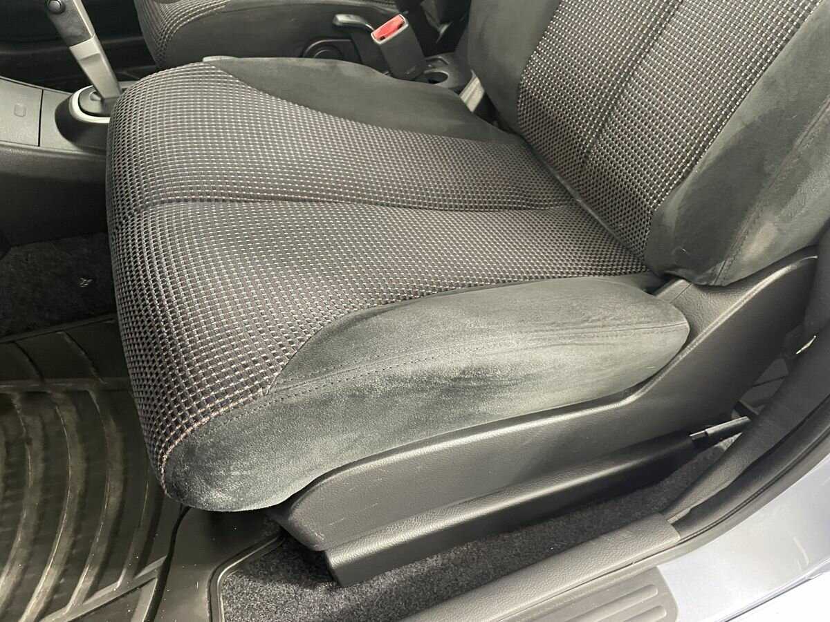 Купить Nissan Tiida с пробегом. Фото: #9