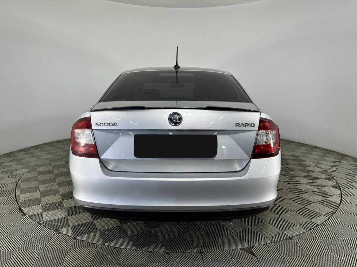 Купить Skoda Rapid с пробегом. Фото: #2