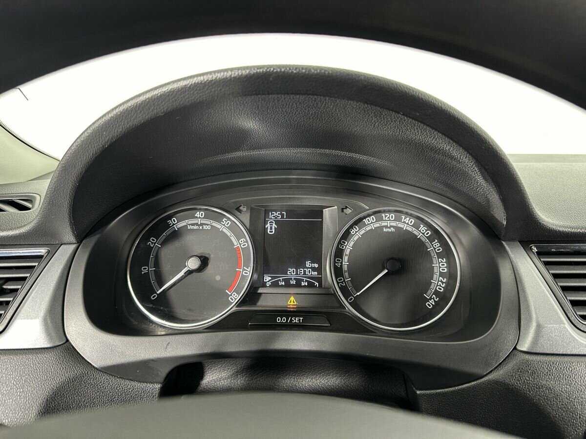 Купить Skoda Rapid с пробегом. Фото: #10