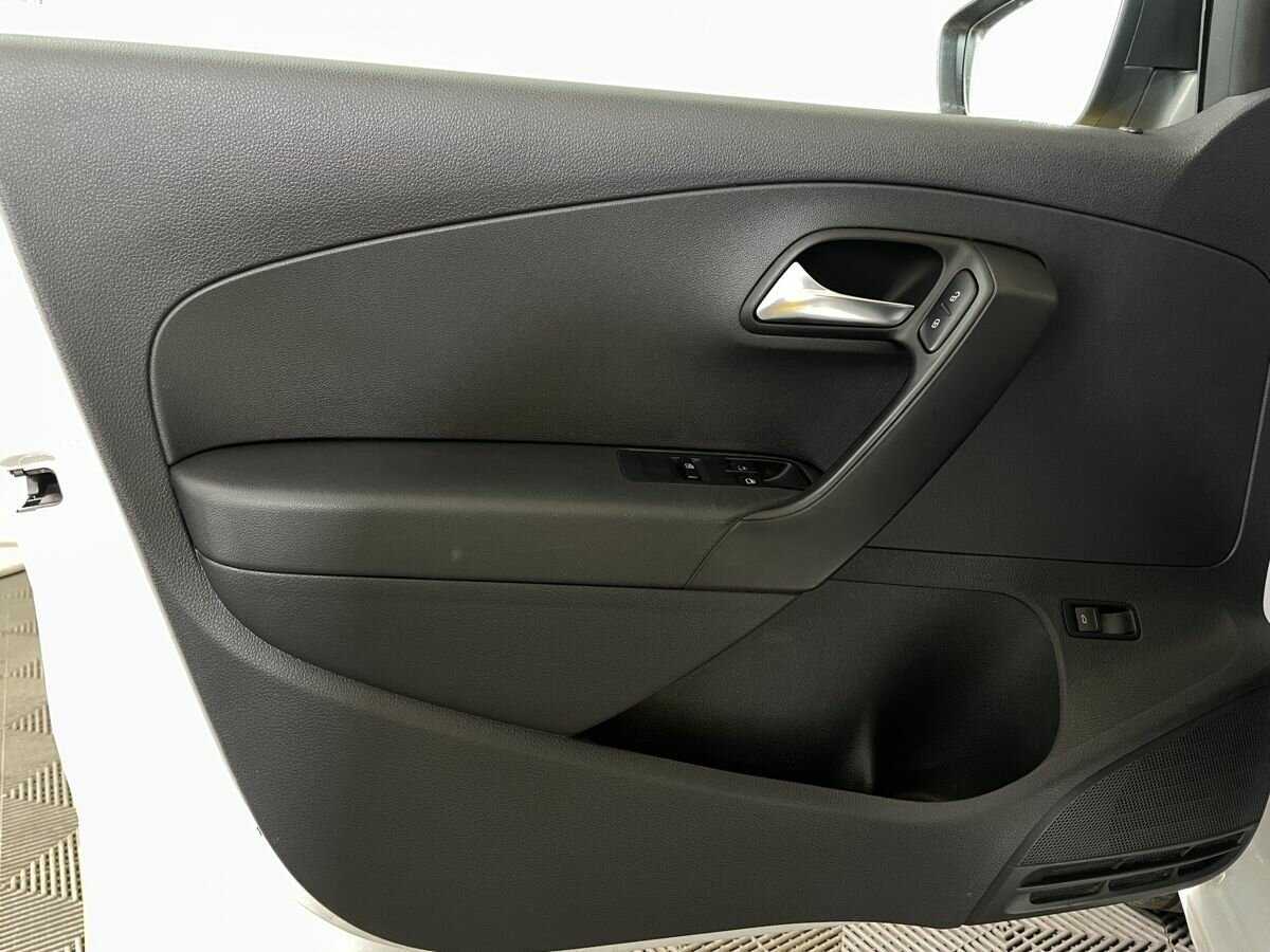 Купить Volkswagen Polo с пробегом. Фото: #7