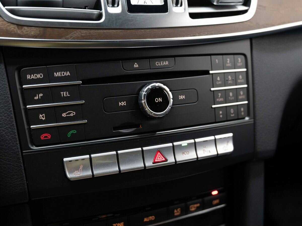 Купить Mercedes-Benz E-Класс с пробегом. Фото: #21