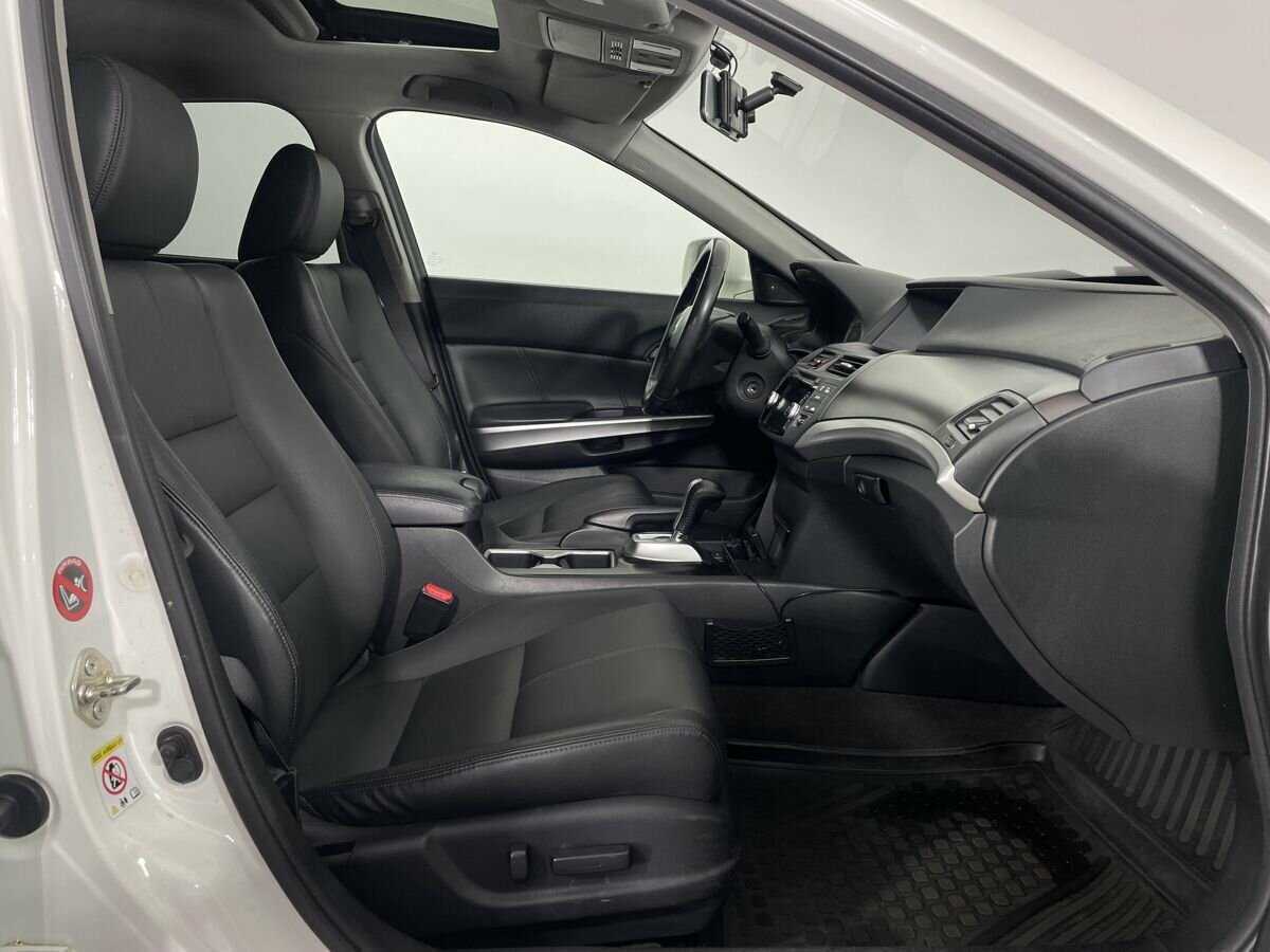 Купить Honda Crosstour с пробегом. Фото: #13