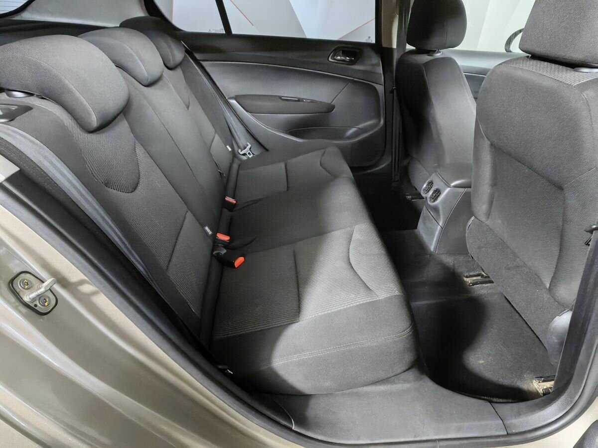 Купить Peugeot 408 с пробегом. Фото: #11