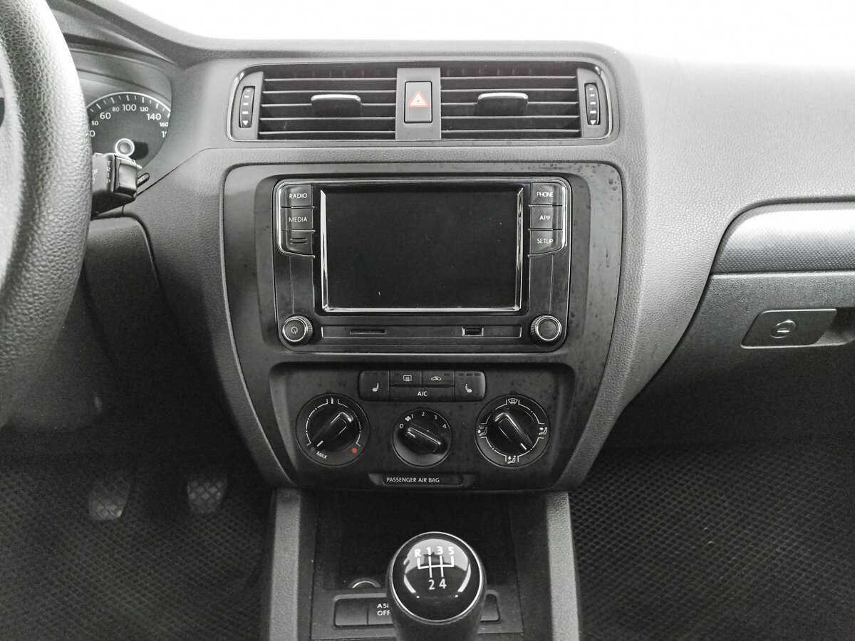 Купить Volkswagen Jetta с пробегом. Фото: #14
