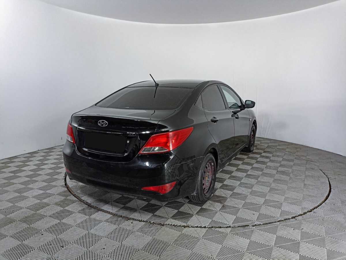 Купить Hyundai Solaris с пробегом. Фото: #4