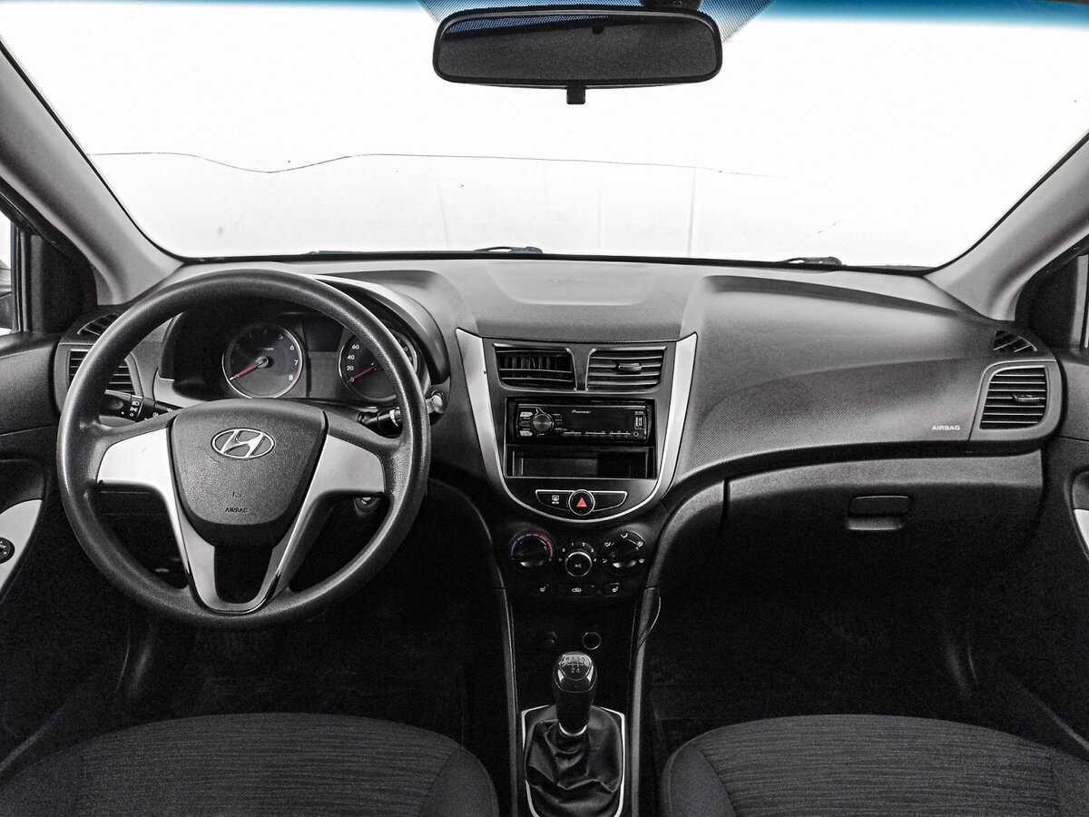 Купить Hyundai Solaris с пробегом. Фото: #11