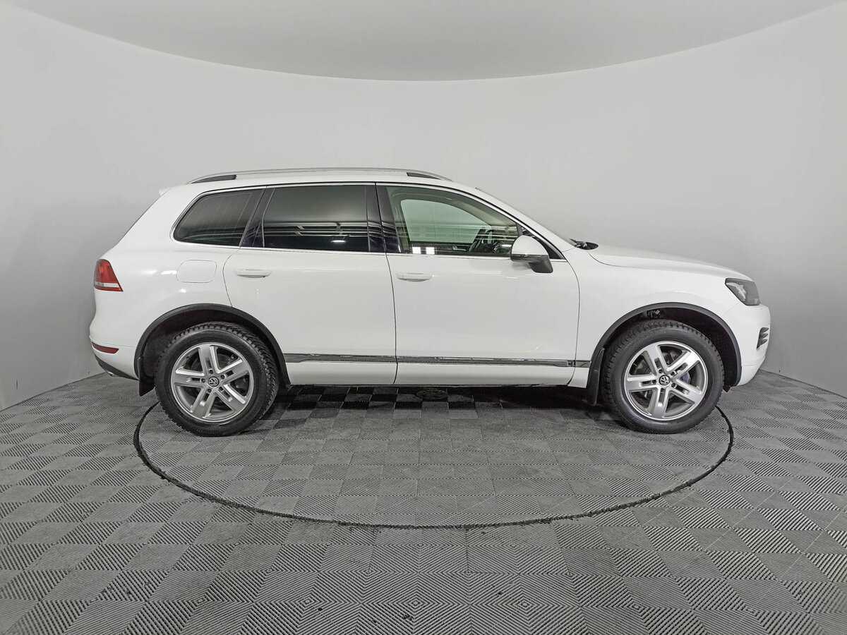 Купить Volkswagen Touareg с пробегом. Фото: #3