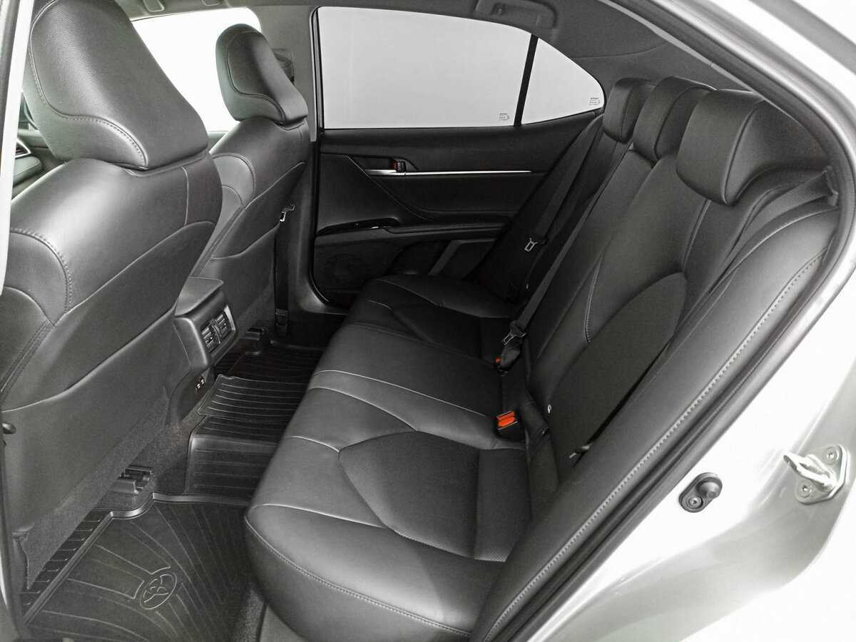 Купить Toyota Camry с пробегом. Фото: #7