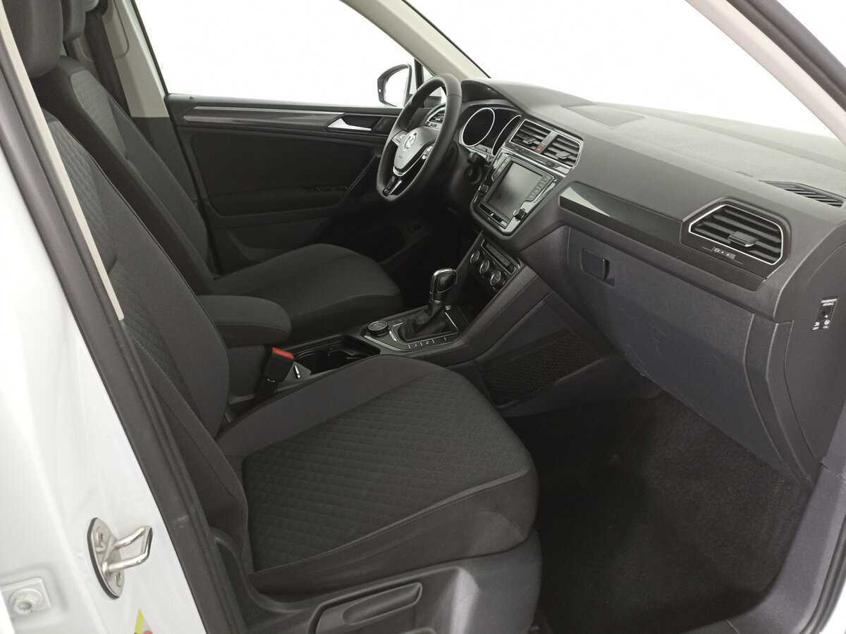 Купить Volkswagen Tiguan с пробегом. Фото: #8