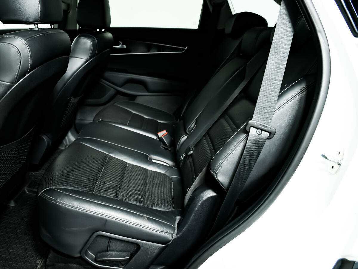 Купить Kia Sorento с пробегом. Фото: #11