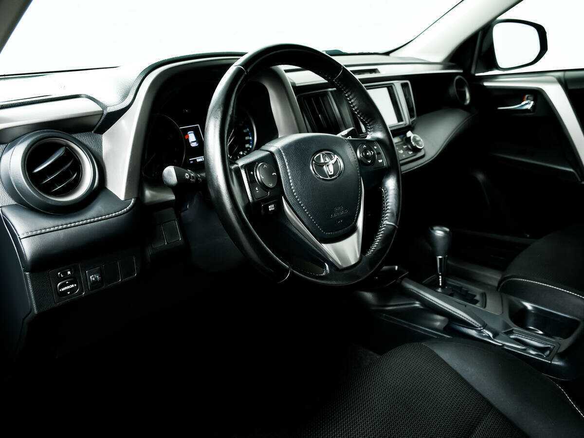 Купить Toyota RAV4 с пробегом. Фото: #12