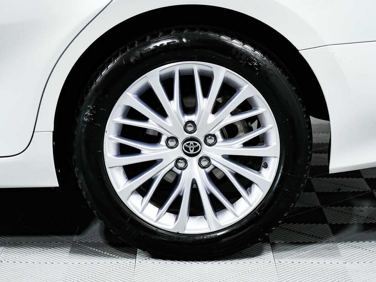 Купить Toyota Camry с пробегом. Фото: #11