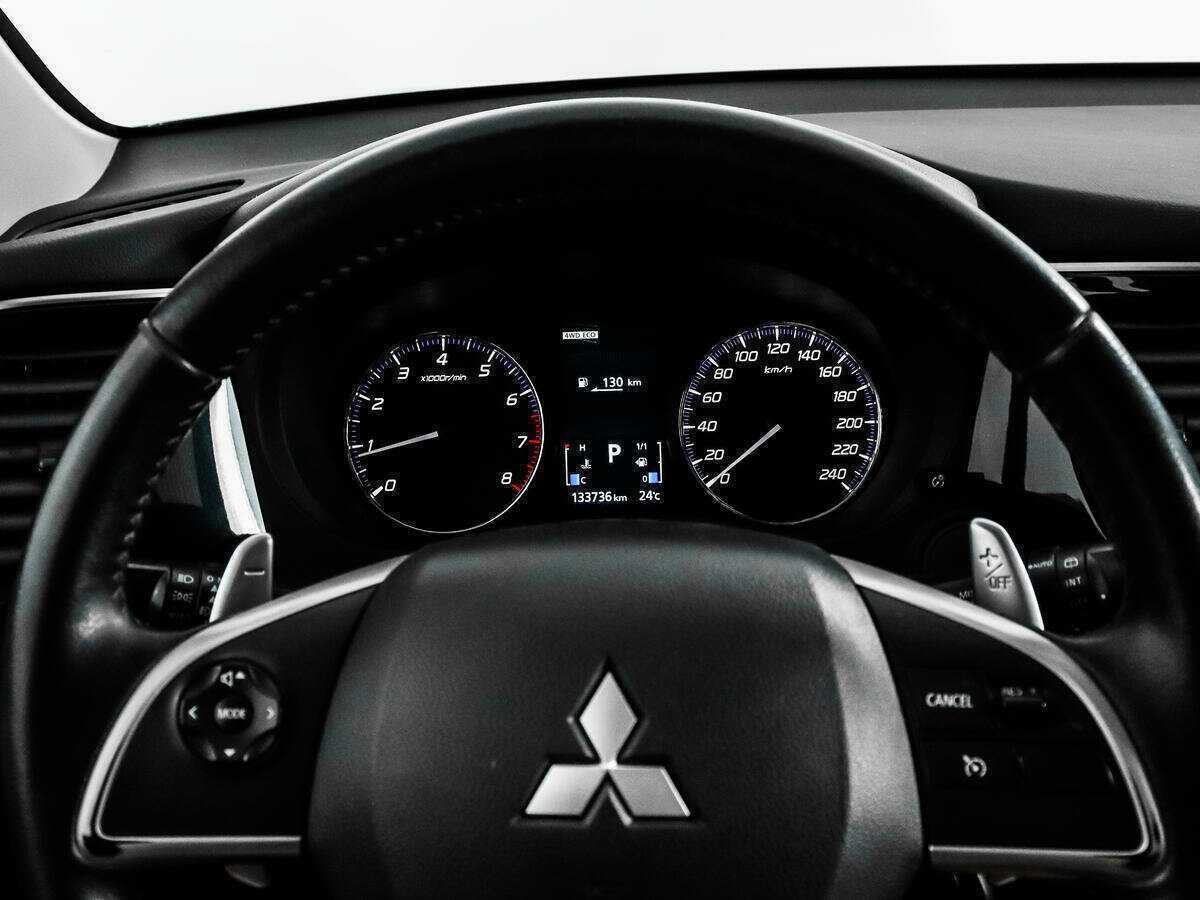 Купить Mitsubishi Outlander с пробегом. Фото: #14