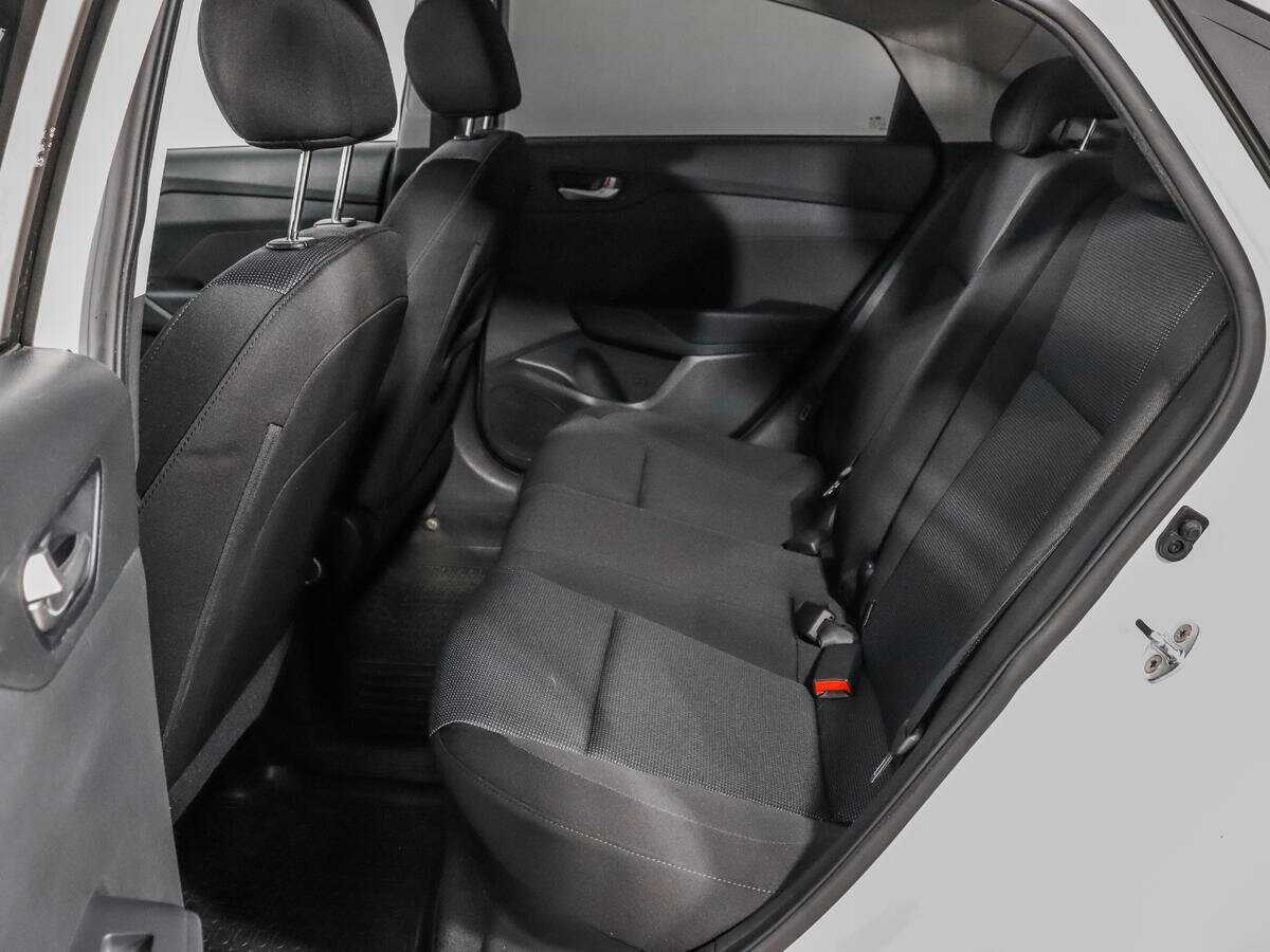 Купить Hyundai Solaris с пробегом. Фото: #9