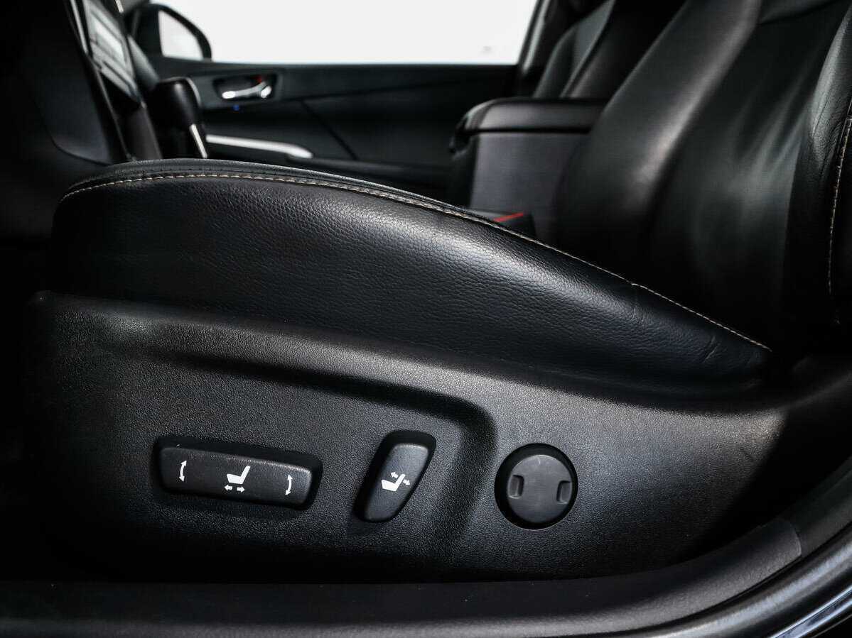 Купить Toyota Camry с пробегом. Фото: #9