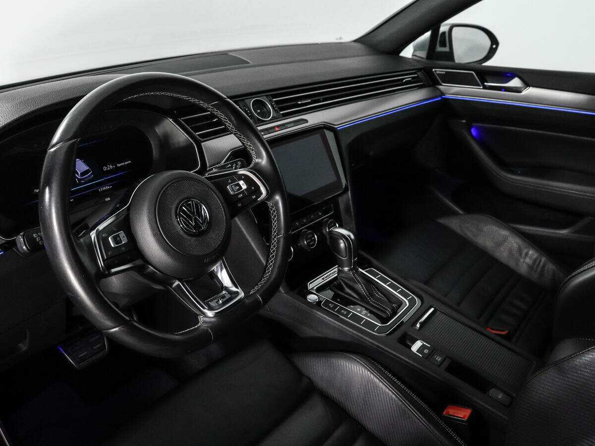 Купить Volkswagen Passat с пробегом. Фото: #8