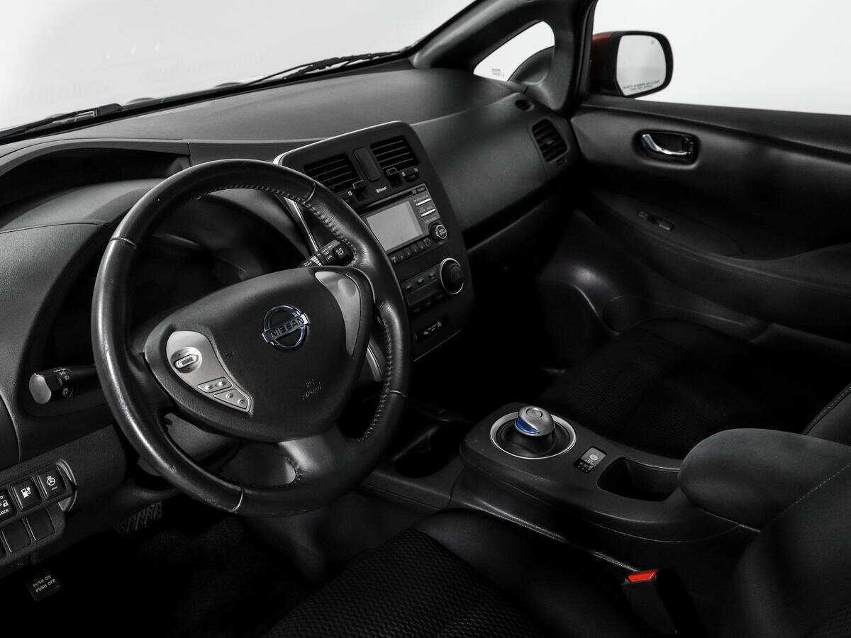 Купить Nissan Leaf с пробегом. Фото: #8