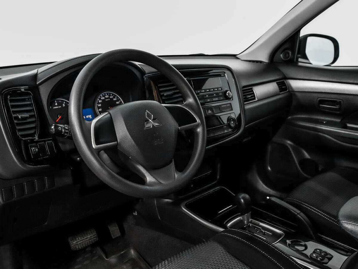 Купить Mitsubishi Outlander с пробегом. Фото: #8