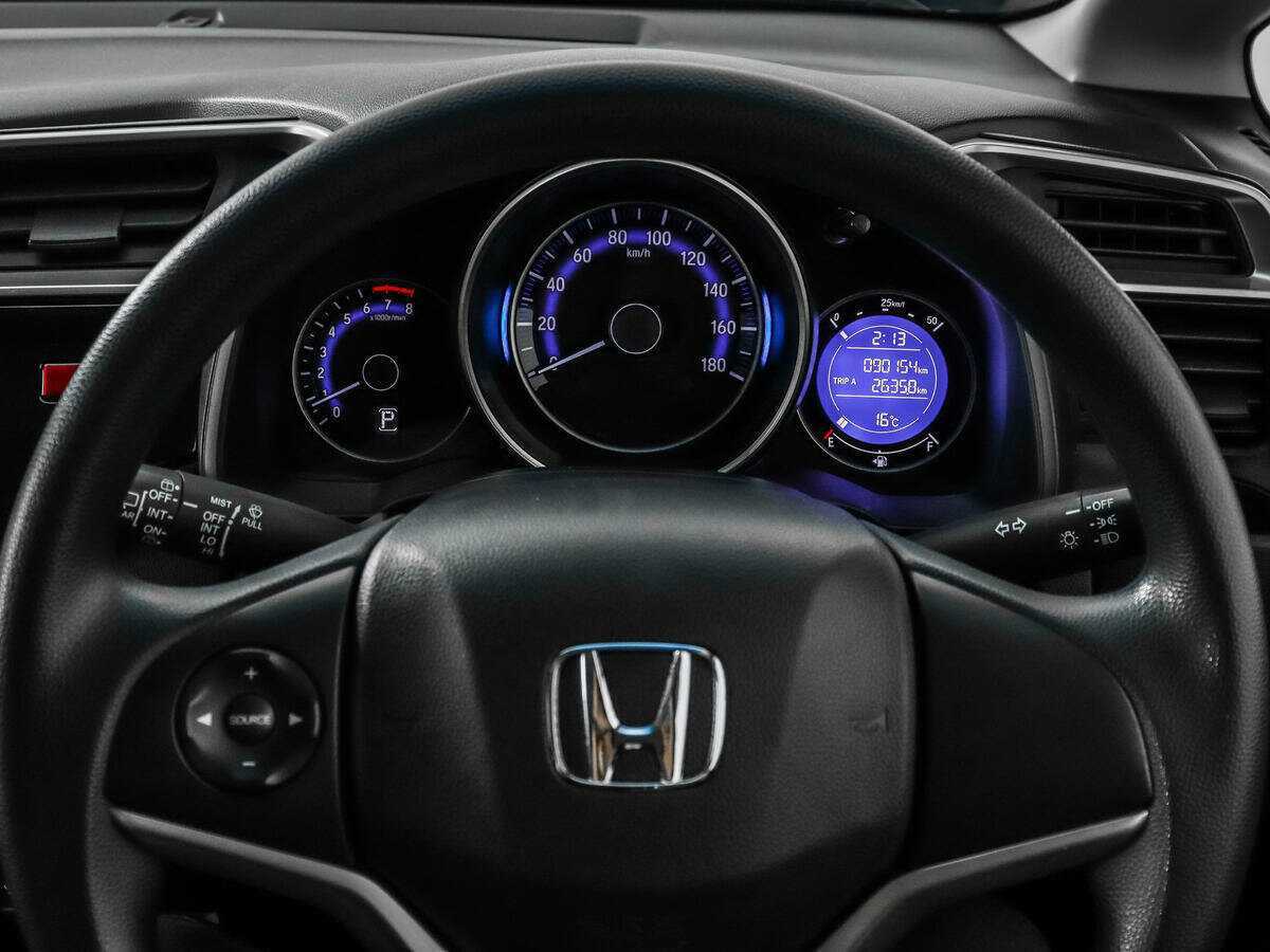 Купить Honda Fit с пробегом. Фото: #15