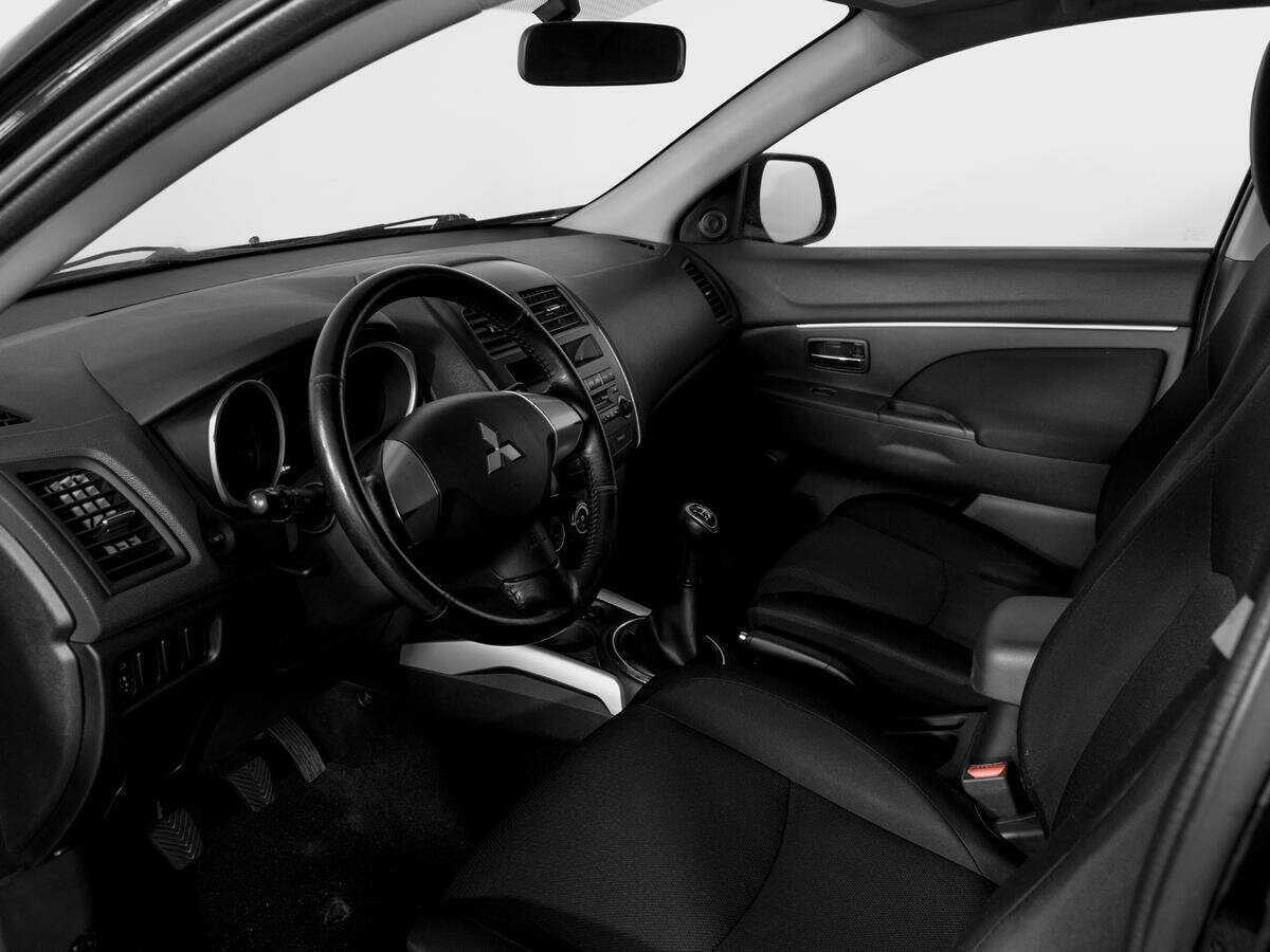 Купить Mitsubishi ASX с пробегом. Фото: #14