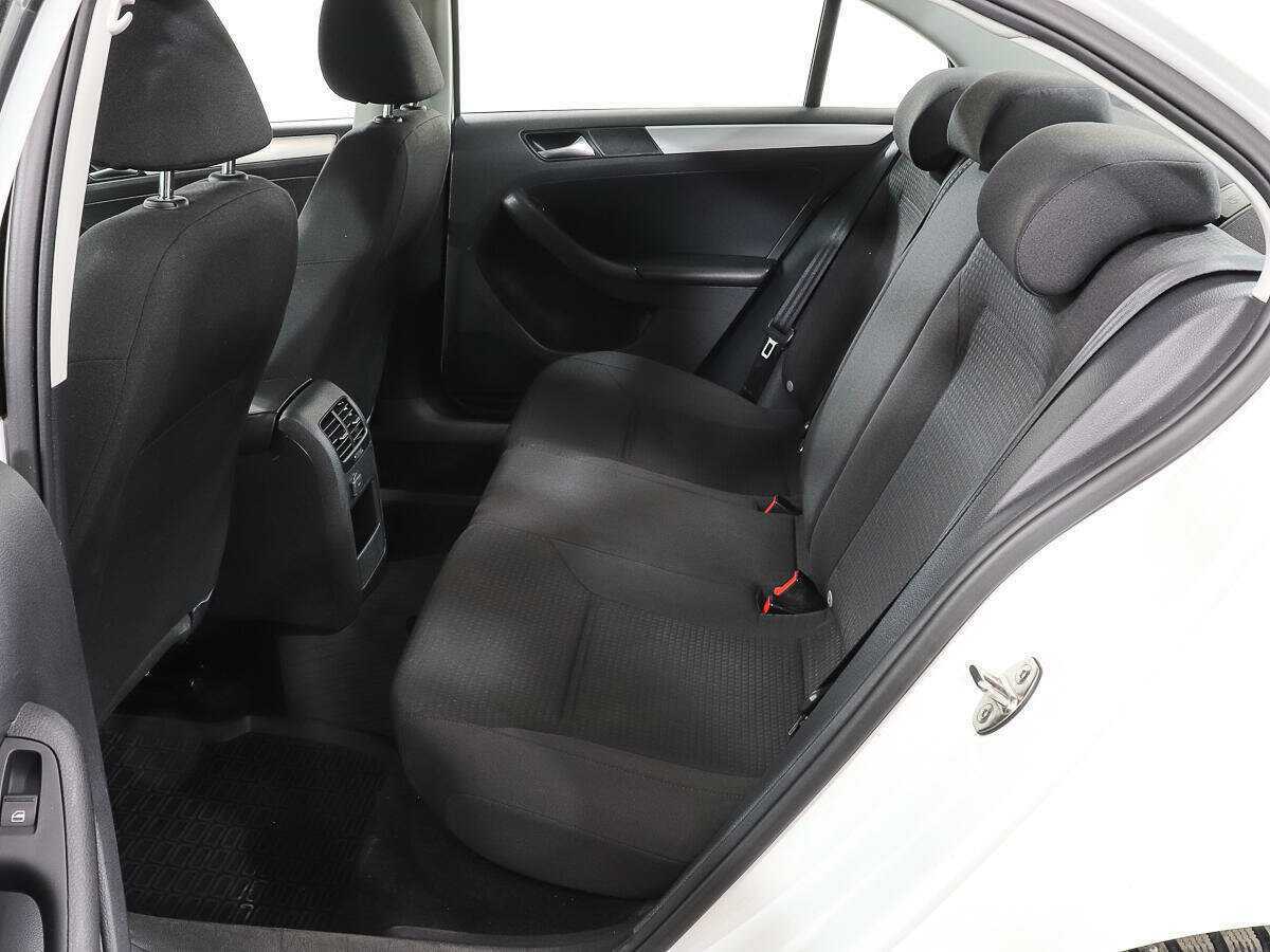 Купить Volkswagen Jetta с пробегом. Фото: #9
