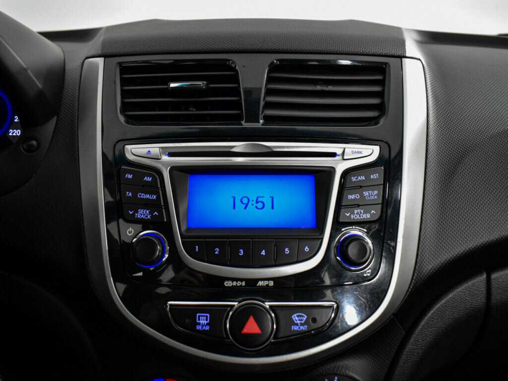 Купить Hyundai Solaris с пробегом. Фото: #10