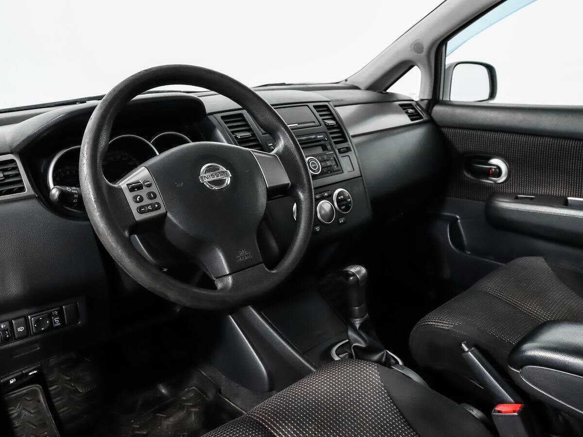 Купить Nissan Tiida с пробегом. Фото: #8