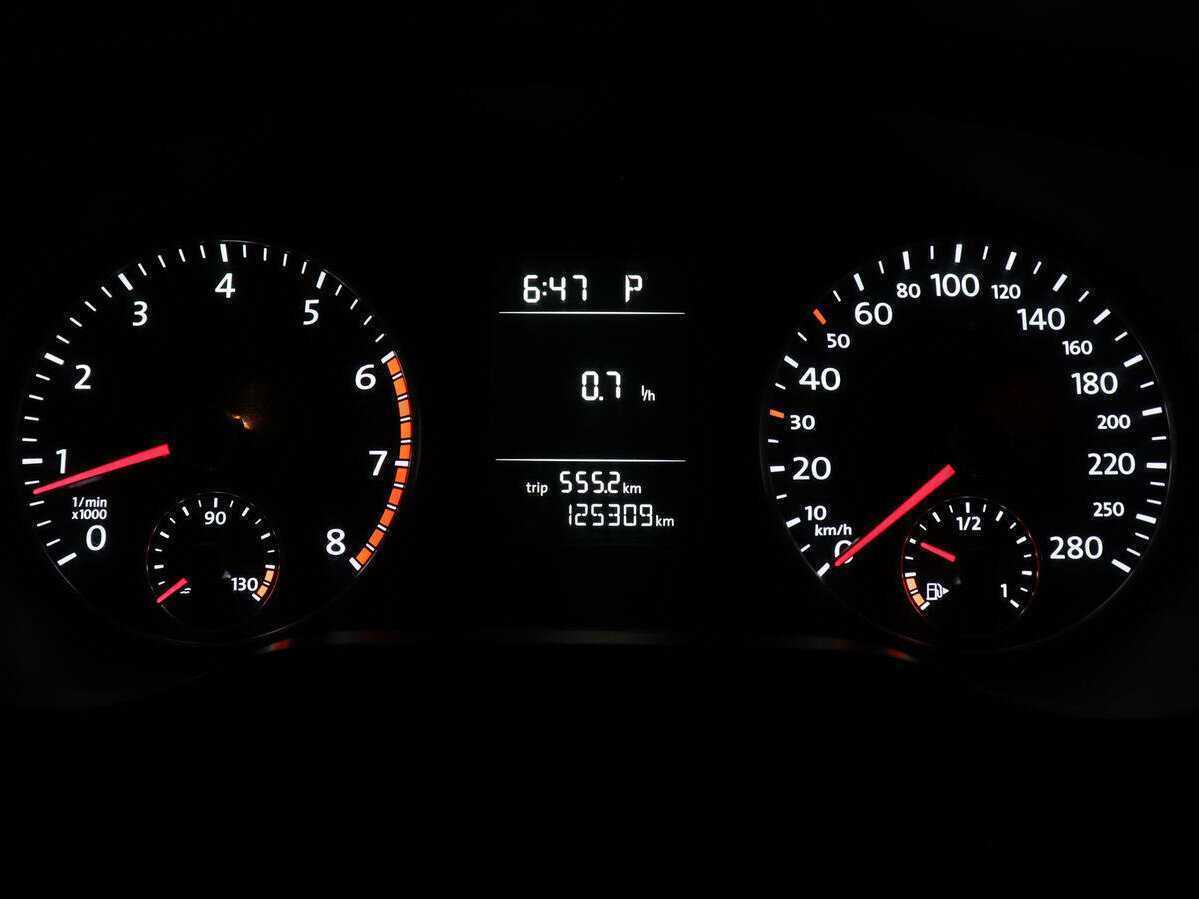 Купить Volkswagen Jetta с пробегом. Фото: #6