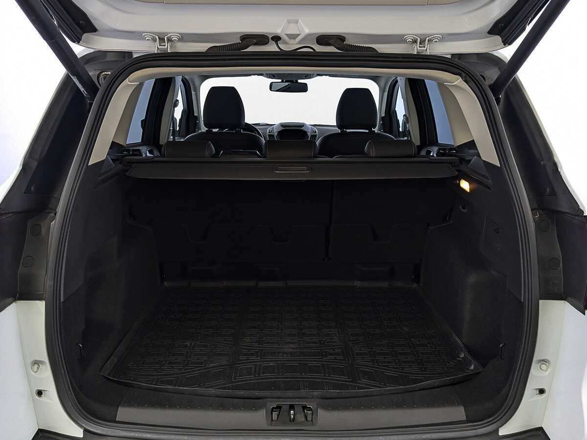 Купить Ford Kuga с пробегом. Фото: #9