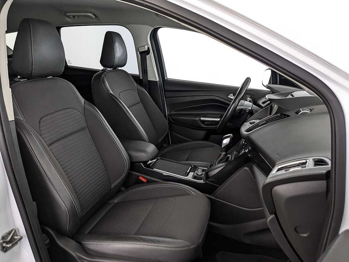 Купить Ford Kuga с пробегом. Фото: #23
