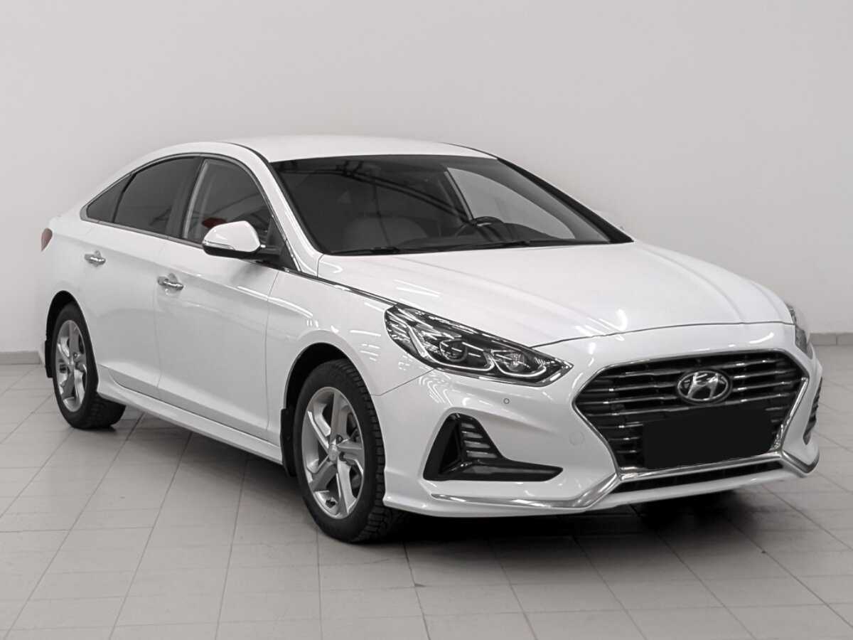 Купить Hyundai Sonata с пробегом. Фото: #2
