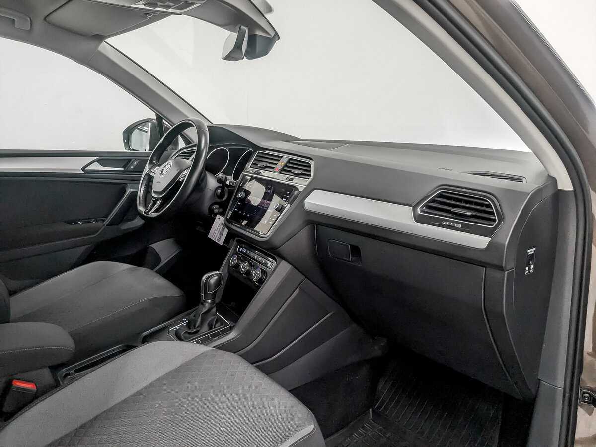 Купить Volkswagen Tiguan с пробегом. Фото: #10