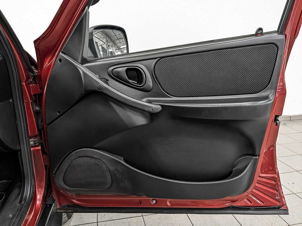 Купить Chevrolet Niva с пробегом. Фото: #23