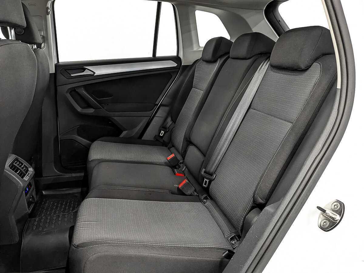 Купить Volkswagen Tiguan с пробегом. Фото: #17