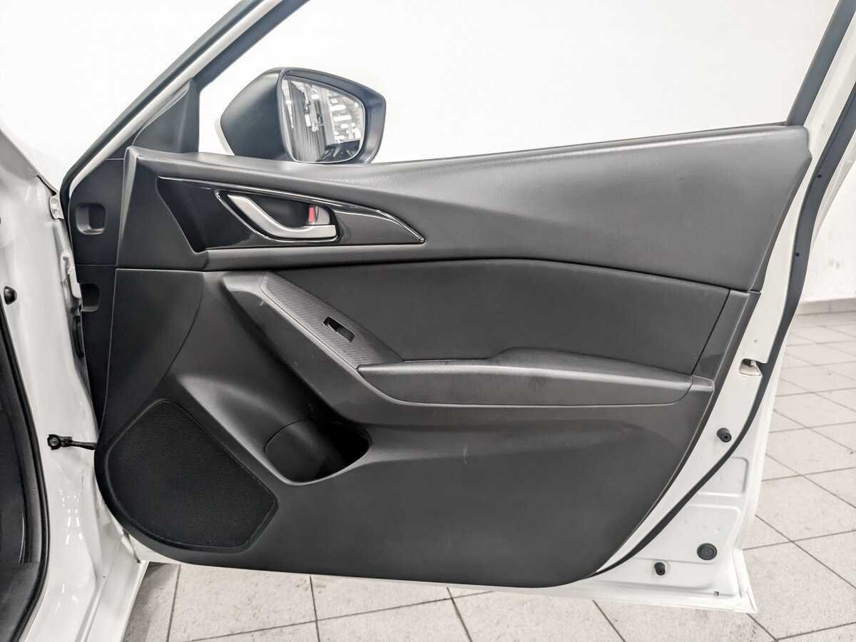 Купить Mazda 3 с пробегом. Фото: #23