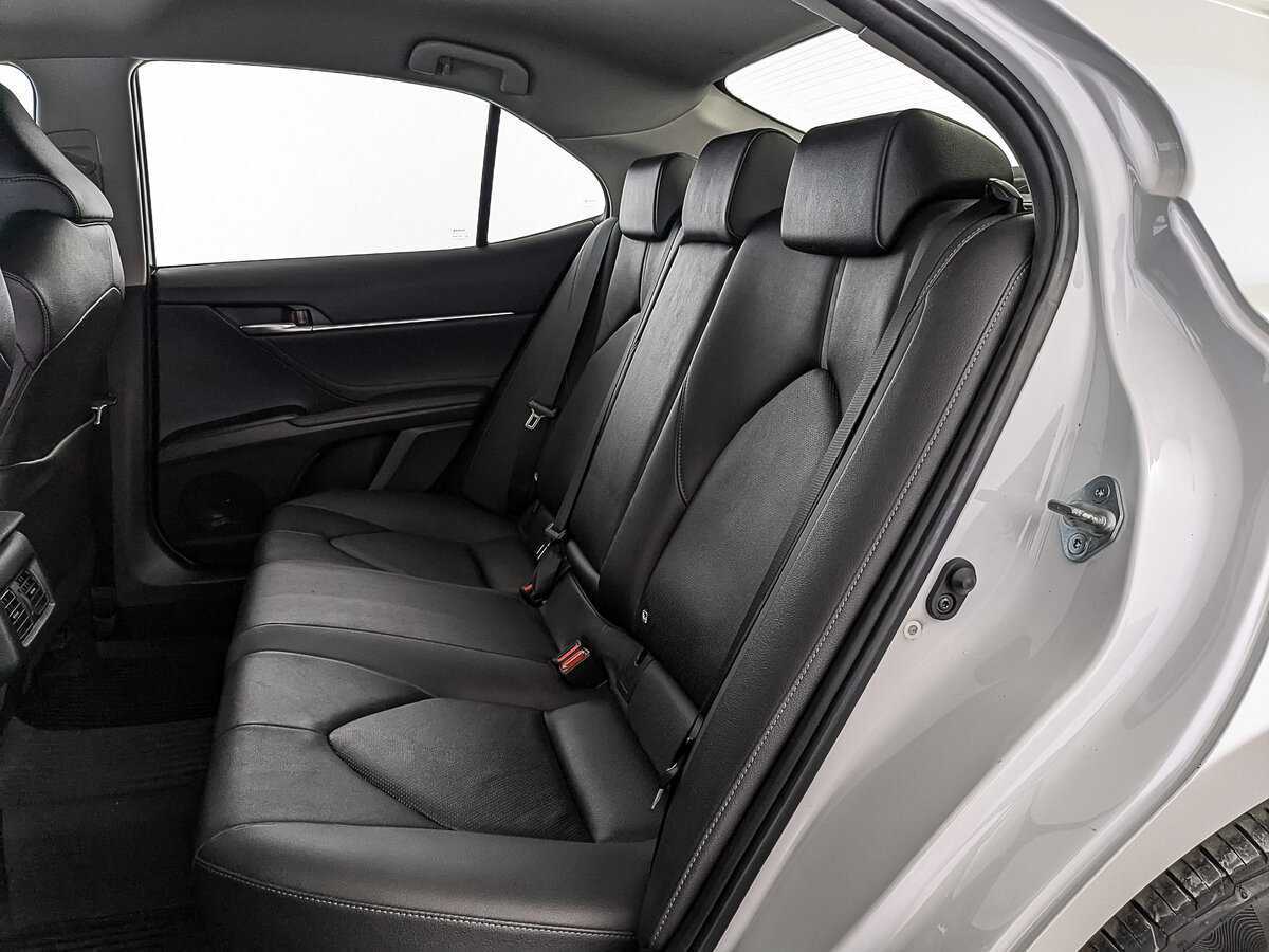 Купить Toyota Camry с пробегом. Фото: #17