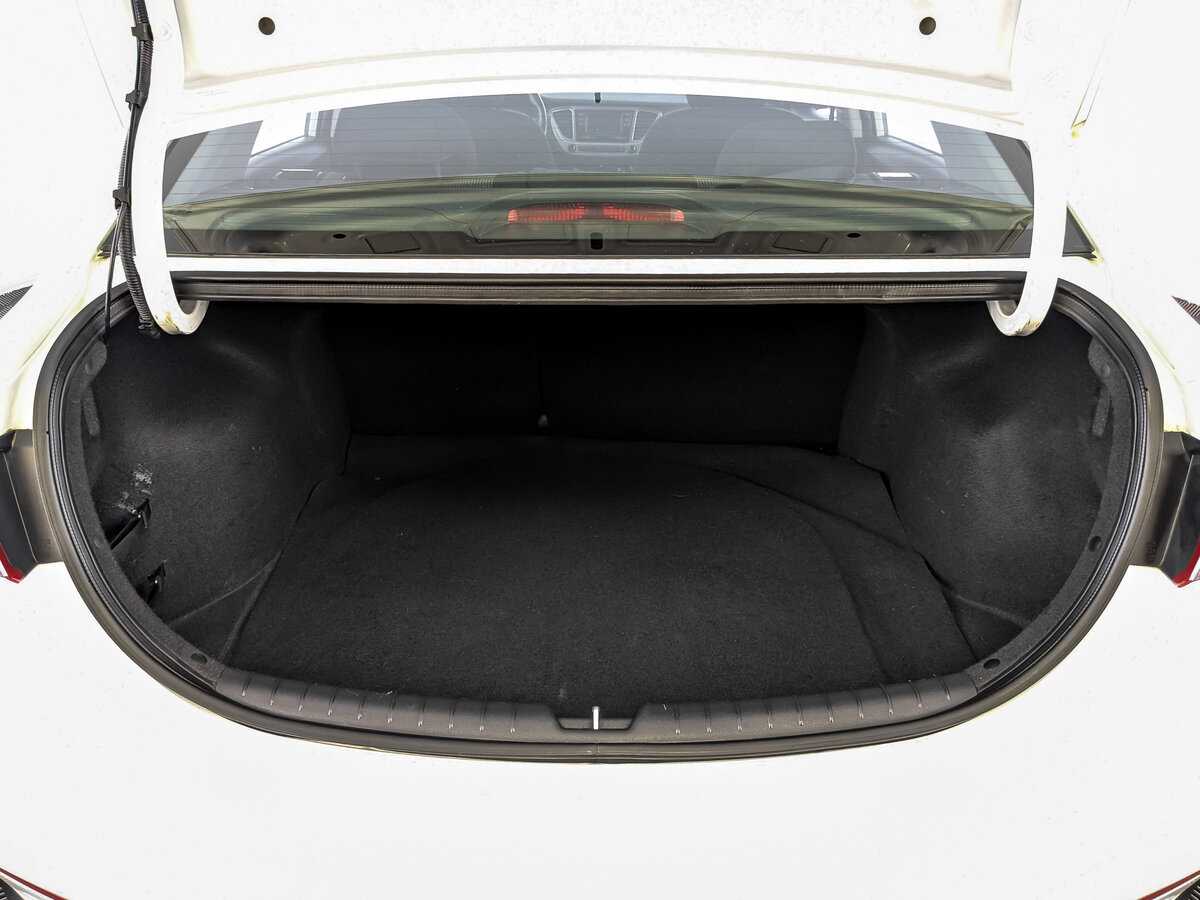 Купить Hyundai Solaris с пробегом. Фото: #9