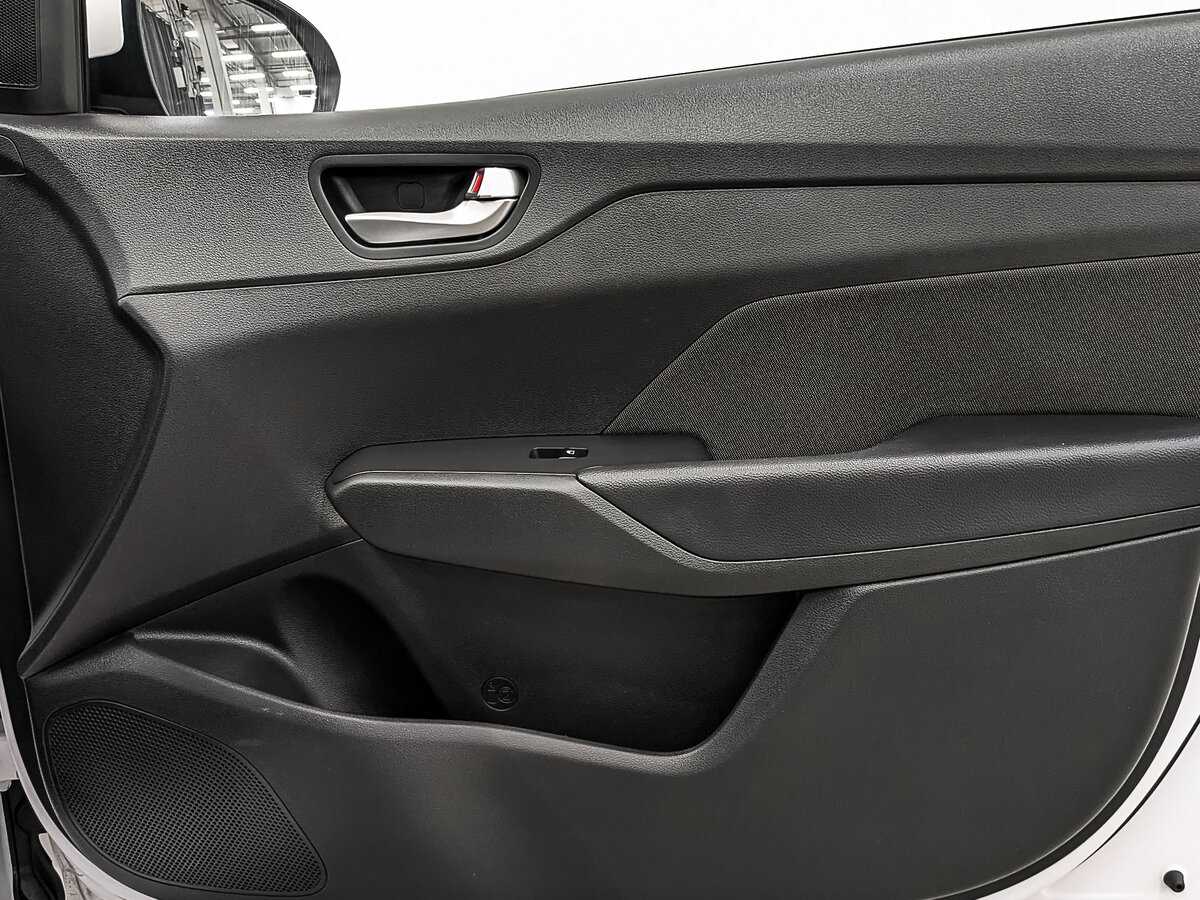 Купить Hyundai Solaris с пробегом. Фото: #22