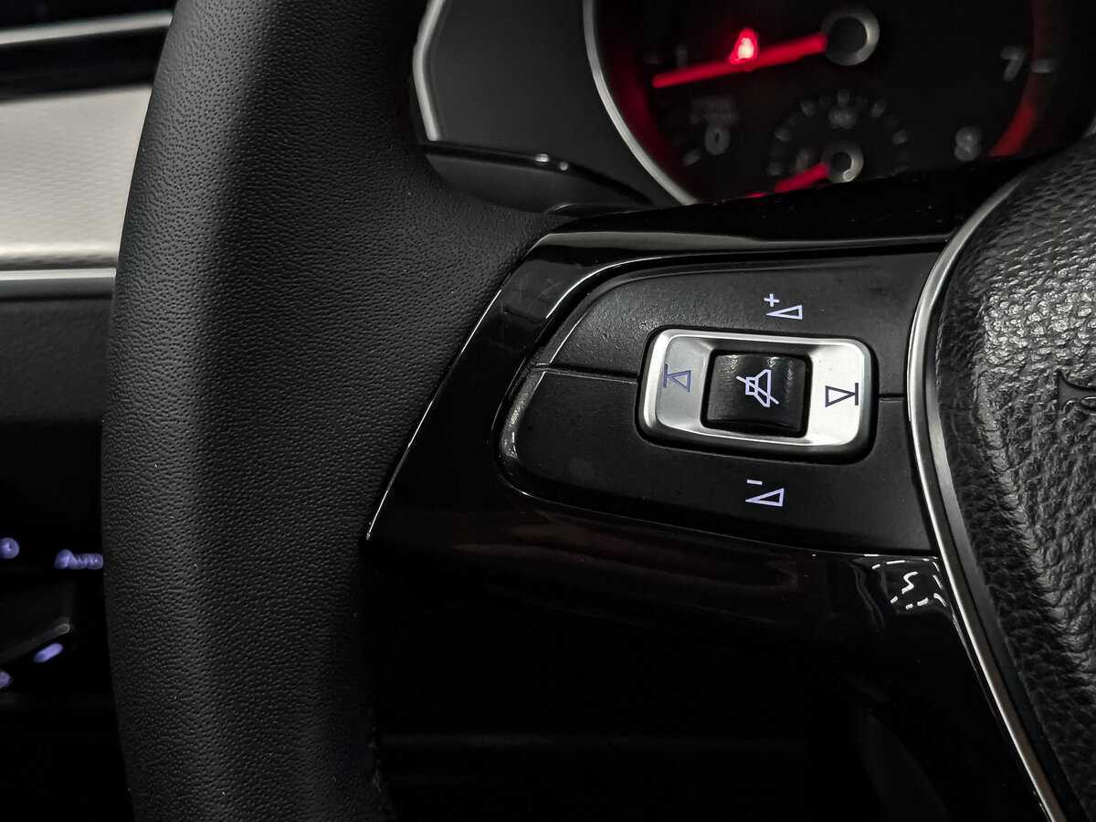 Купить Volkswagen Passat с пробегом. Фото: #27