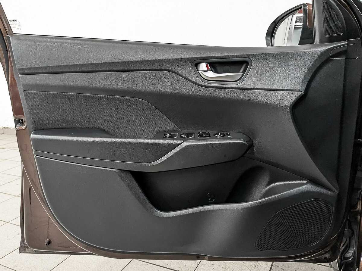 Купить Hyundai Solaris с пробегом. Фото: #18