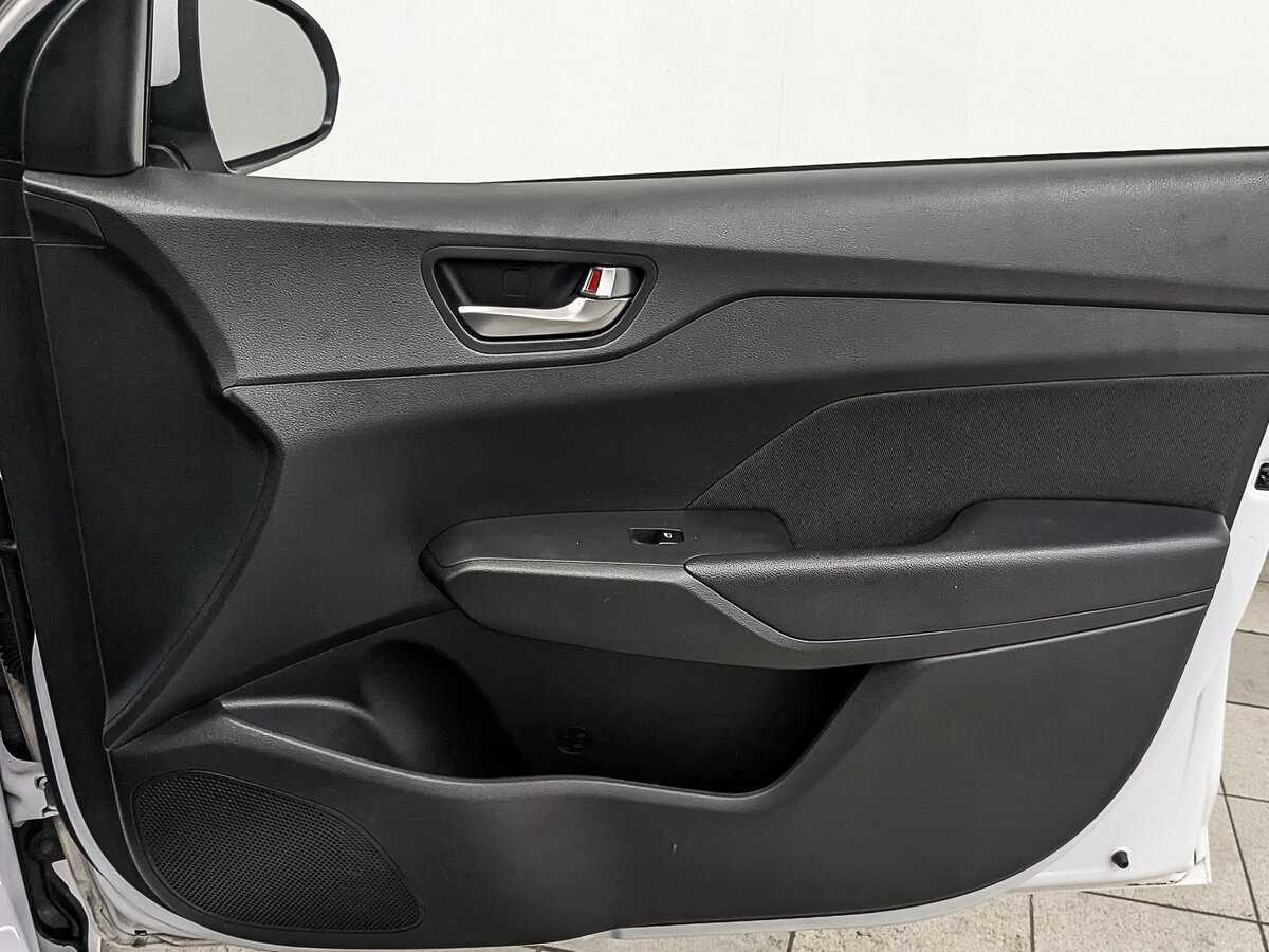 Купить Hyundai Solaris с пробегом. Фото: #24