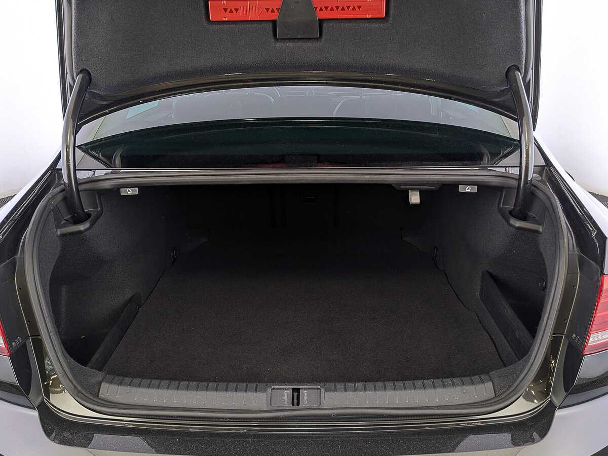 Купить Volkswagen Passat с пробегом. Фото: #9