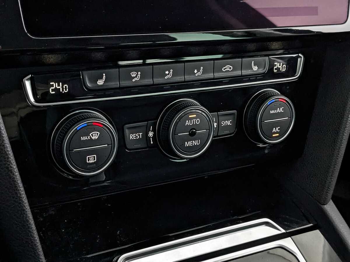 Купить Volkswagen Passat с пробегом. Фото: #20