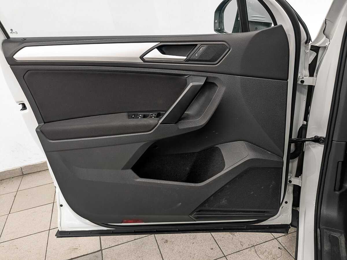 Купить Volkswagen Tiguan с пробегом. Фото: #16