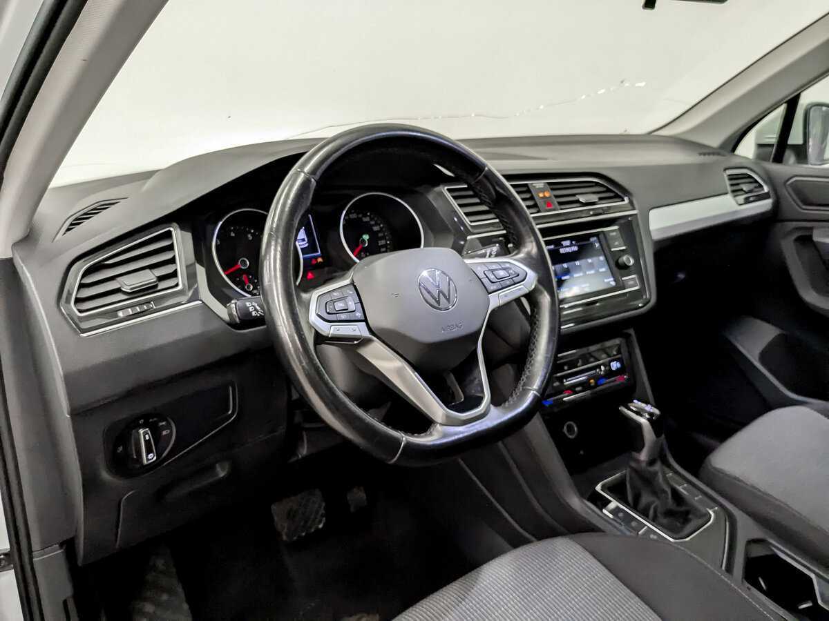 Купить Volkswagen Tiguan с пробегом. Фото: #15