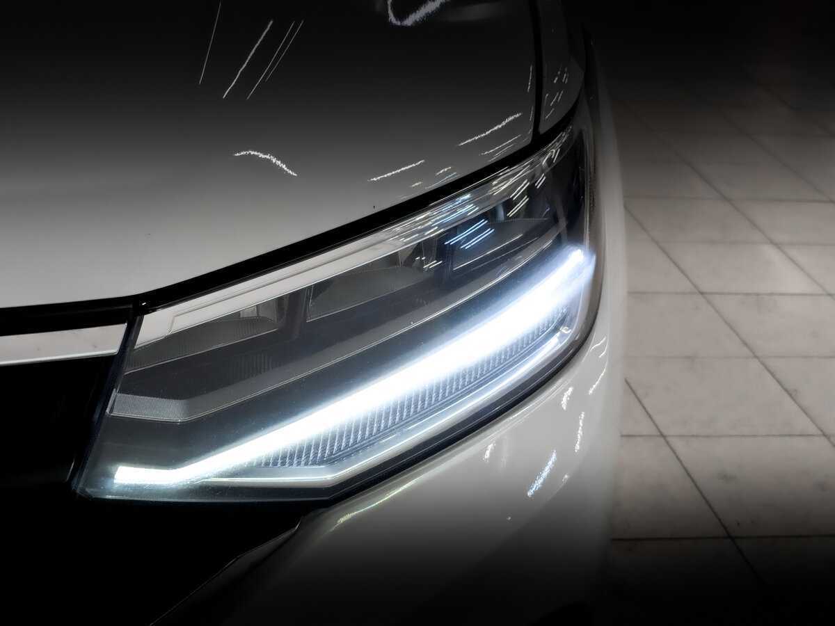 Купить Volkswagen Tiguan с пробегом. Фото: #15