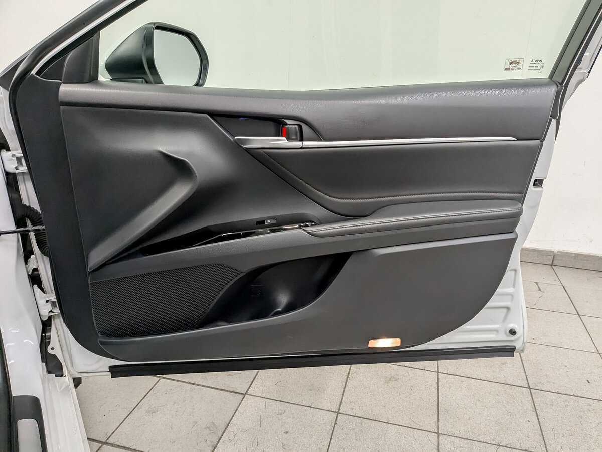 Купить Toyota Camry с пробегом. Фото: #23