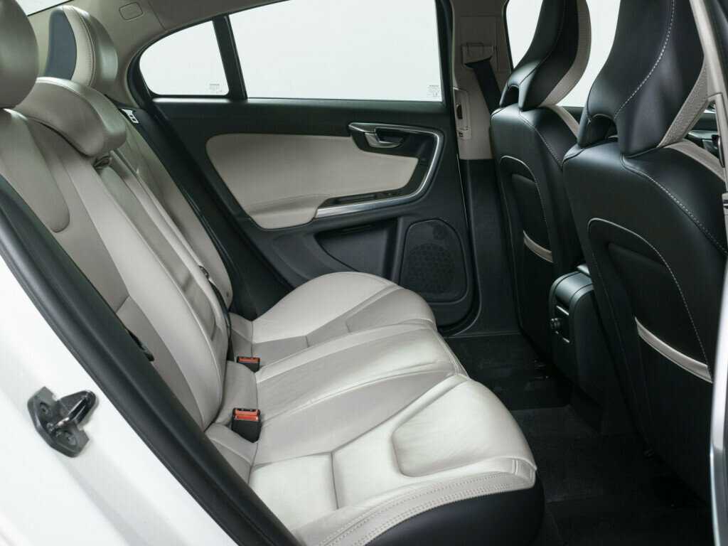 Купить Volvo S60 с пробегом. Фото: #8