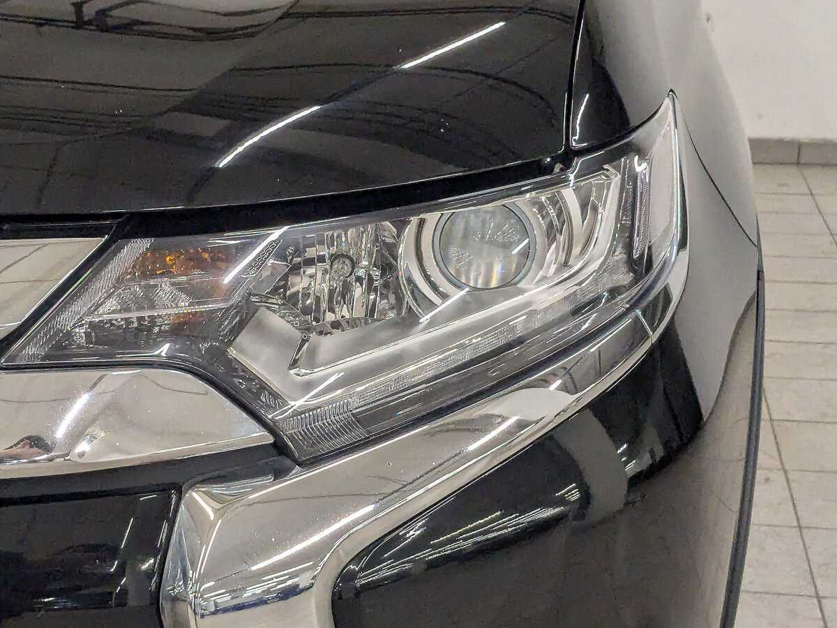 Купить Mitsubishi Outlander с пробегом. Фото: #9