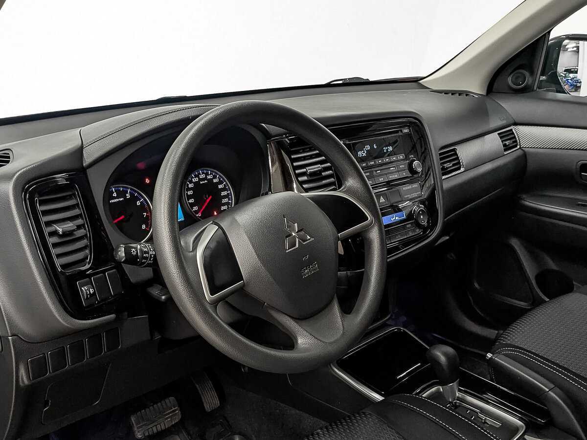 Купить Mitsubishi Outlander с пробегом. Фото: #13